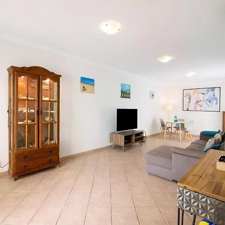 Holiday home Captivating In With Swimming Pool